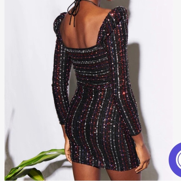 Revolve - Picture 3 of 5